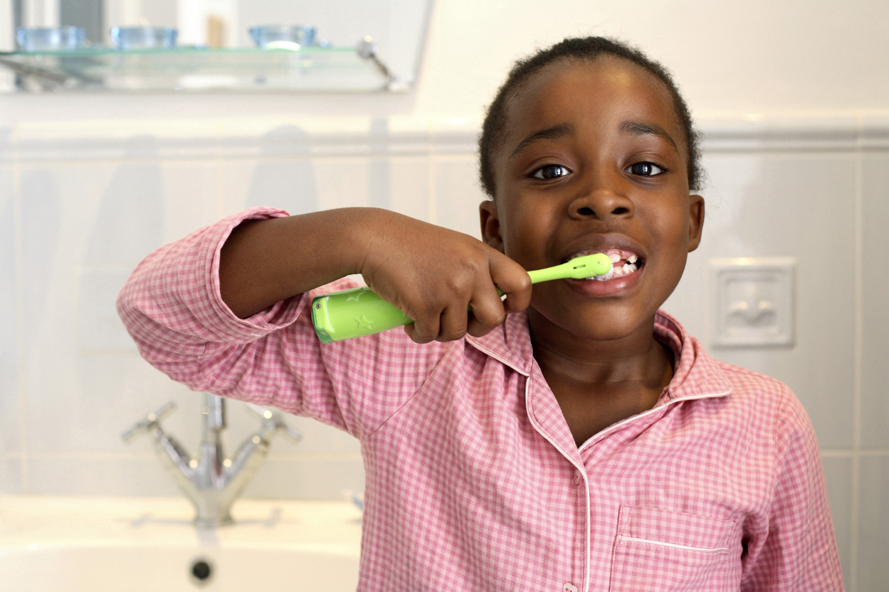Girl-brushing-teeth